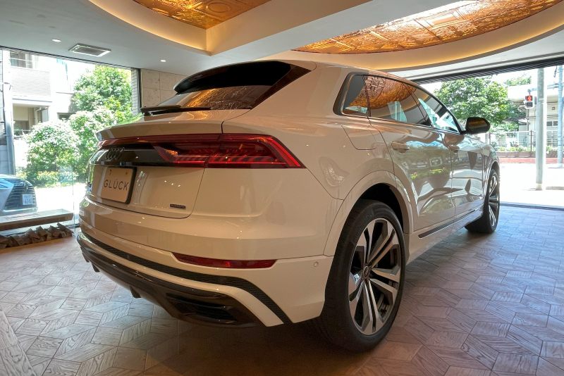 アウディ Q8 中古車