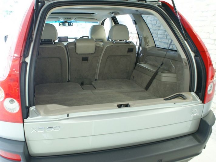 ボルボ XC90 中古車