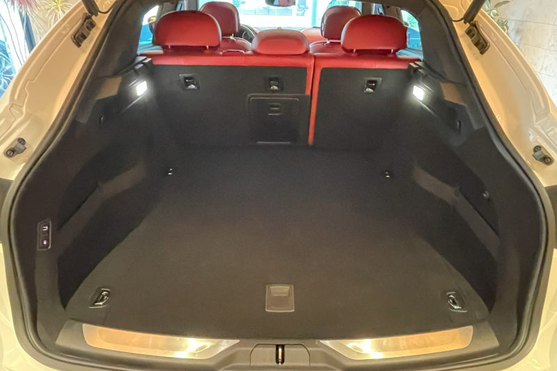 マセラティ レヴァンテ 中古車