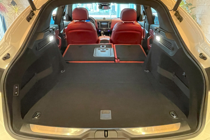 マセラティ レヴァンテ 中古車