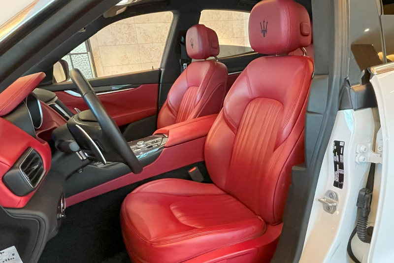 マセラティ レヴァンテ 中古車