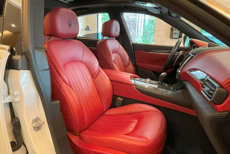 マセラティ レヴァンテ 中古車