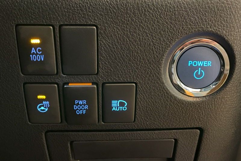 トヨタ アルファード ハイブリッド 中古車