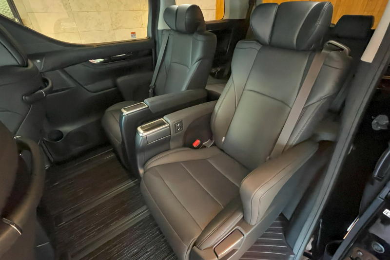 トヨタ アルファード ハイブリッド 中古車