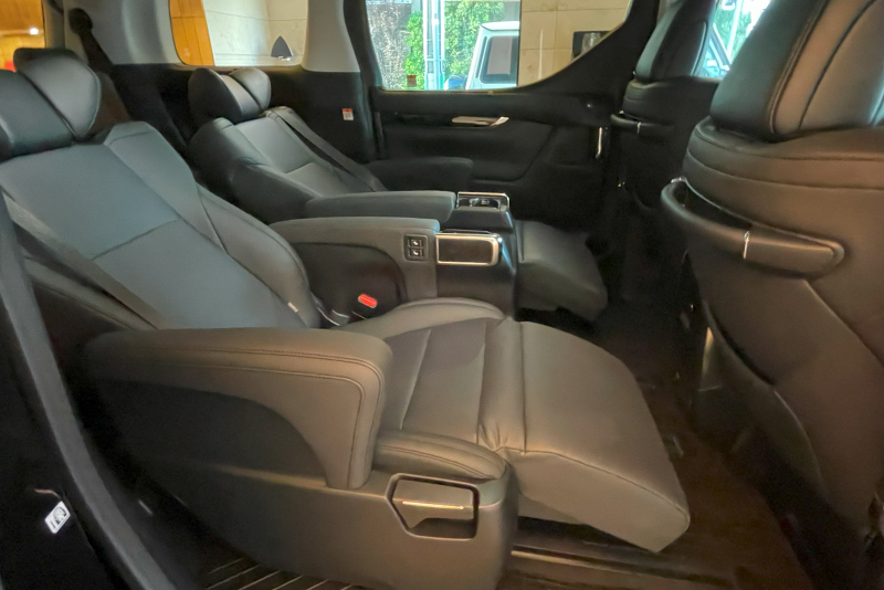 トヨタ アルファード ハイブリッド 中古車