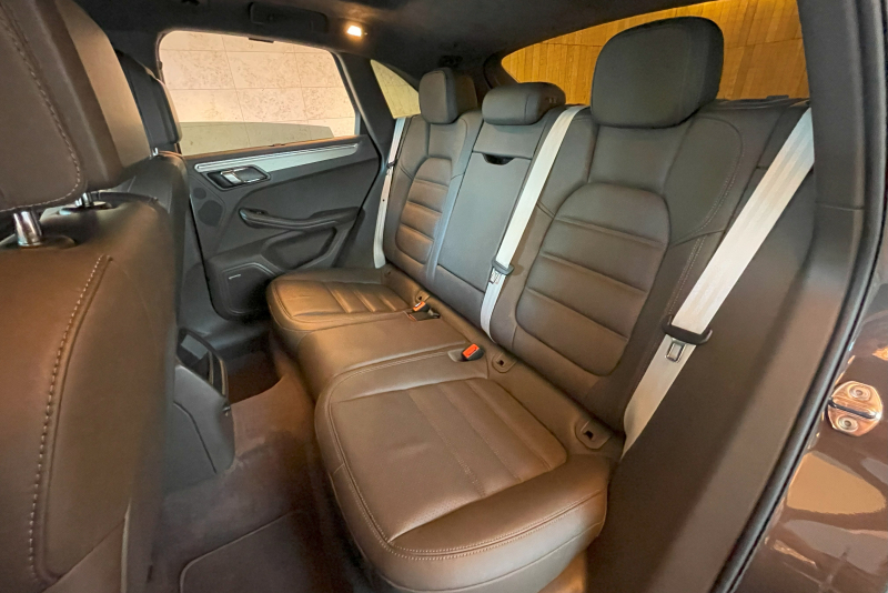 ポルシェ マカン 中古車