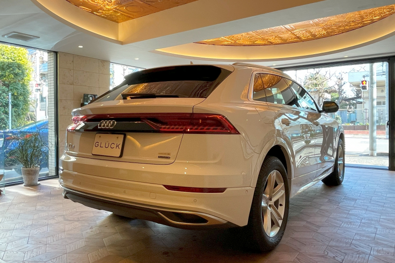 アウディ Q8 中古車