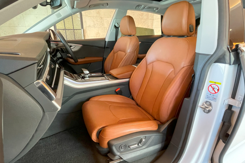 アウディ Q8 中古車