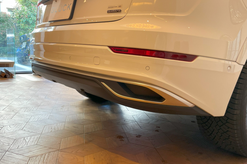 アウディ Q8 中古車