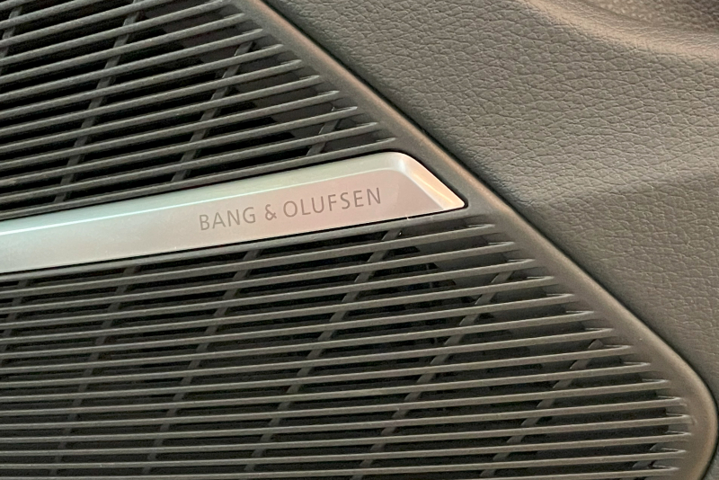 アウディ Q8 中古車