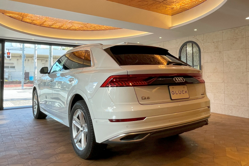 アウディ Q8 中古車