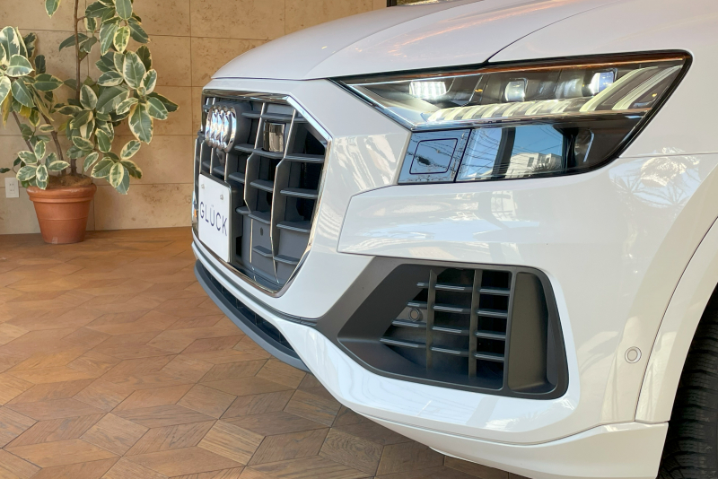 アウディ Q8 中古車