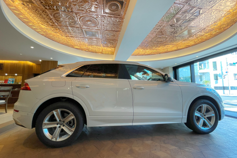 アウディ Q8 中古車