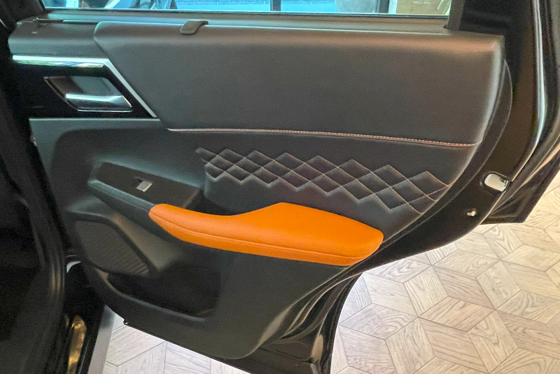 三菱 アウトランダー PHEV 中古車