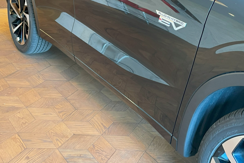 三菱 アウトランダー PHEV 中古車