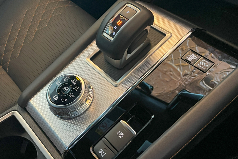 三菱 アウトランダー PHEV 中古車