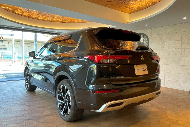 三菱 アウトランダー PHEV 中古車