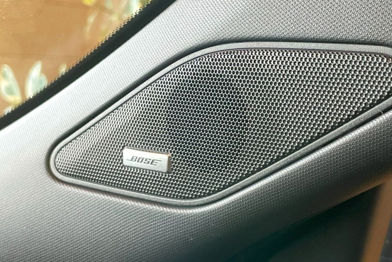 三菱 アウトランダー PHEV 中古車