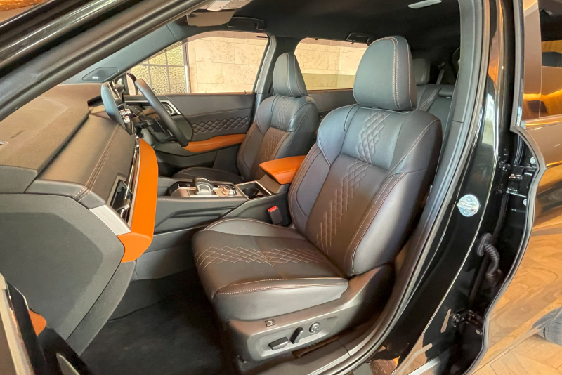 三菱 アウトランダー PHEV 中古車