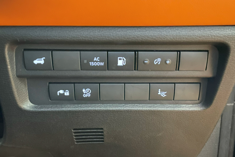 三菱 アウトランダー PHEV 中古車