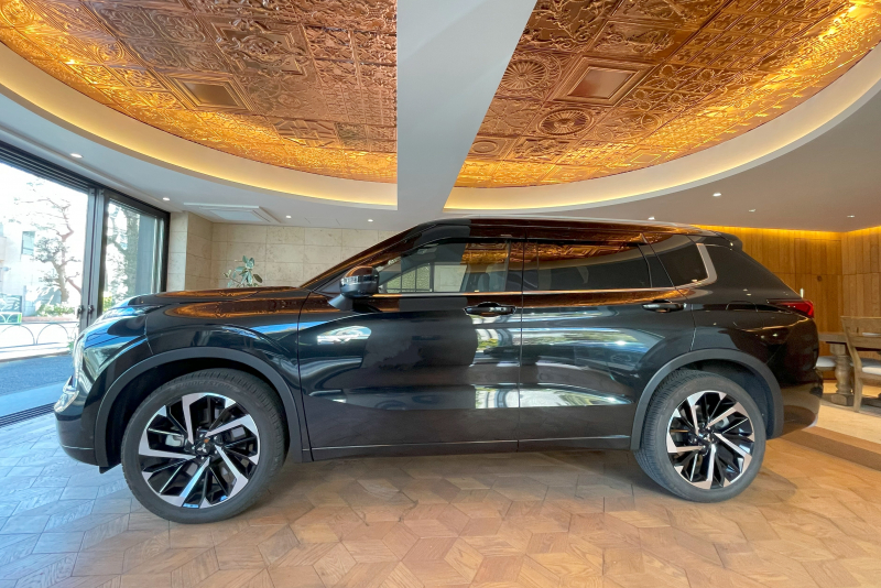 三菱 アウトランダー PHEV 中古車