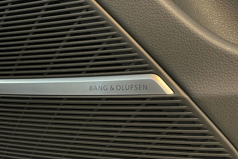 アウディ Q8 中古車