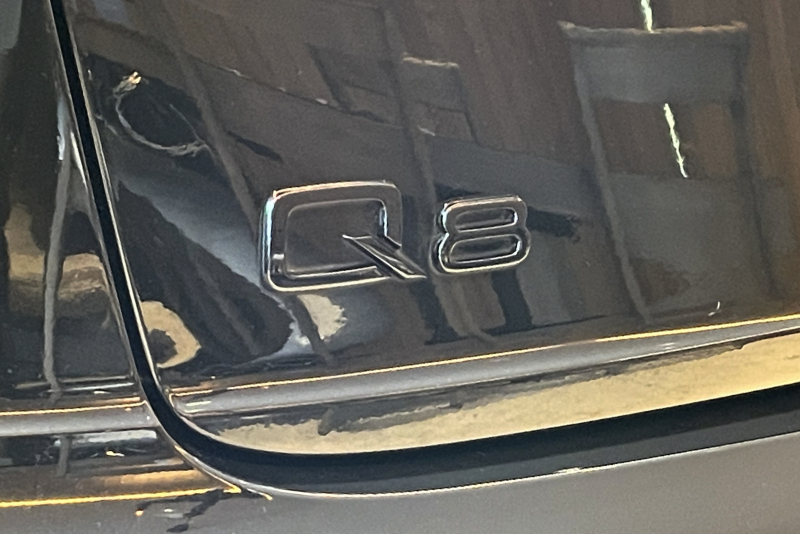 アウディ Q8 中古車