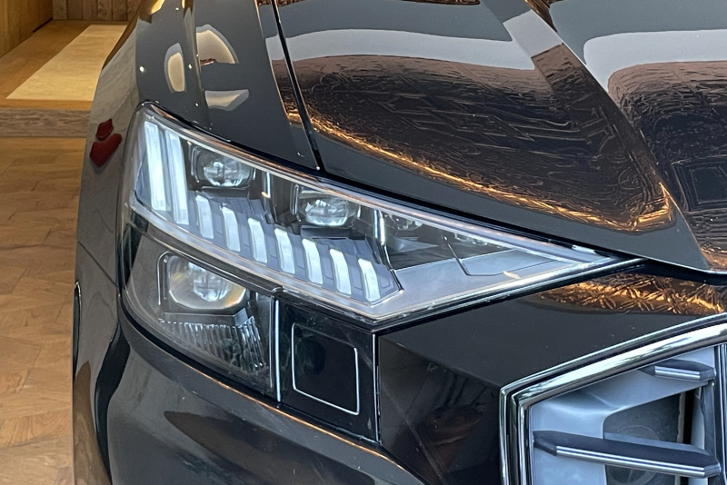 アウディ Q8 中古車