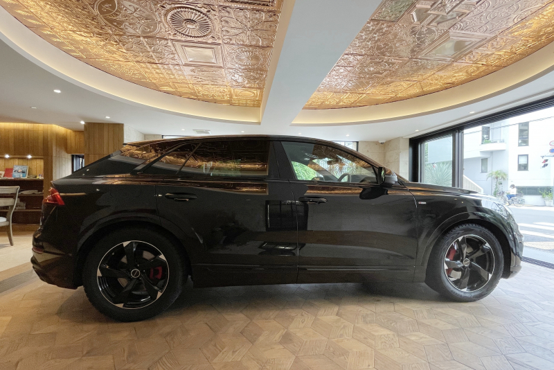 アウディ Q8 中古車