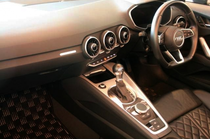 アウディ TTロードスター 中古車