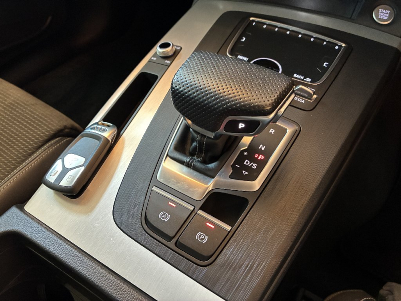 アウディ Q5 中古車