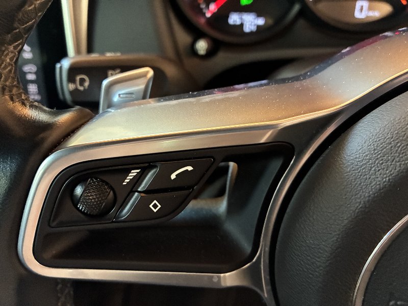 ポルシェ マカン 中古車