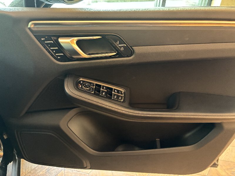 ポルシェ マカン 中古車