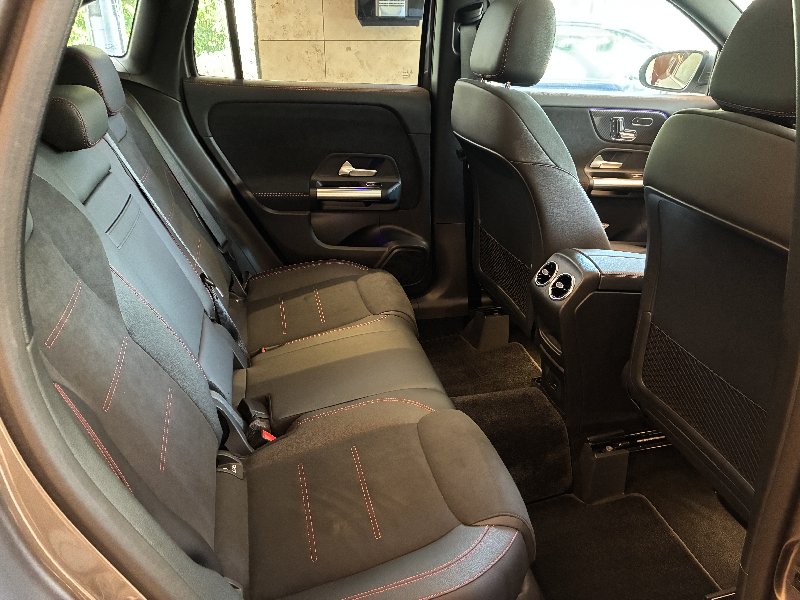 メルセデスベンツ GLA 中古車