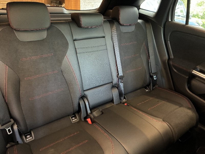 メルセデスベンツ GLA 中古車