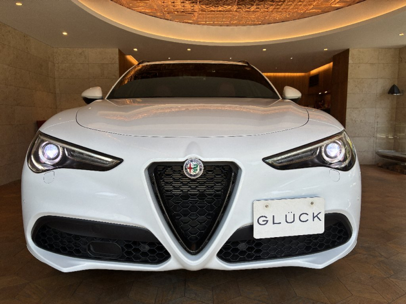 アルファロメオ ステルヴィオ 中古車