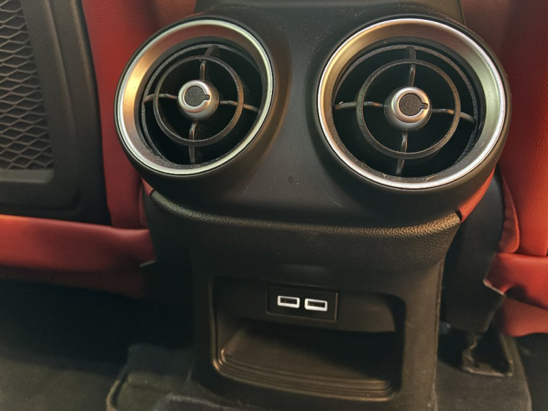 アルファロメオ ステルヴィオ 中古車