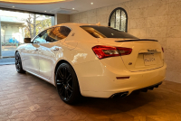 マセラティ ギブリ 中古車