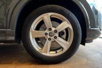 アウディ Q2 中古車