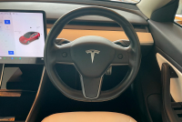 テスラ モデル3 中古車