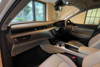 アウディ e-tron 中古車