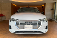 アウディ e-tron 中古車