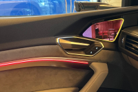 アウディ e-tron 中古車