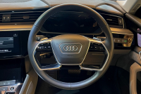 アウディ e-tron 中古車