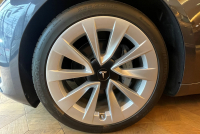 テスラ モデル3 中古車