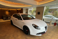 アルファロメオ ジュリエッタ 中古車