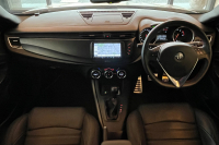 アルファロメオ ジュリエッタ 中古車