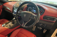 マセラティ レヴァンテ 中古車