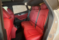 マセラティ レヴァンテ 中古車