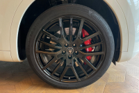 マセラティ レヴァンテ 中古車